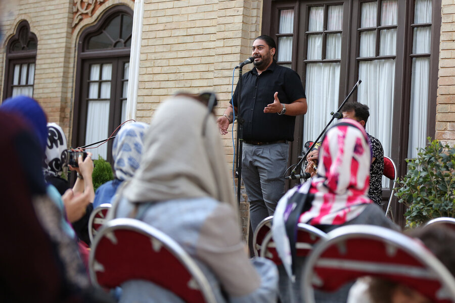 اجرای موسیقی زنده بومی در یکی از تماشایی‌ترین خانه های تهران