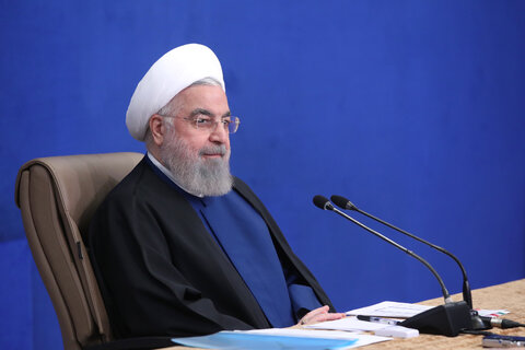 روحانی و با جمعی از فعالان سیاسی