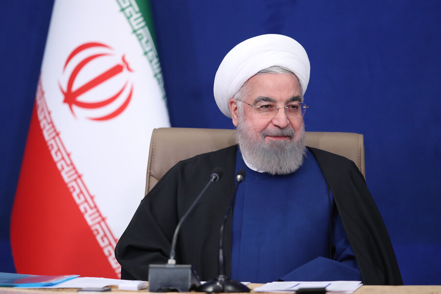 روحانی و با جمعی از فعالان سیاسی