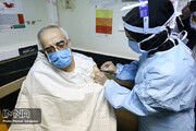 واکسیناسیون سالمندان بالای ۸۰ سال در اصفهان