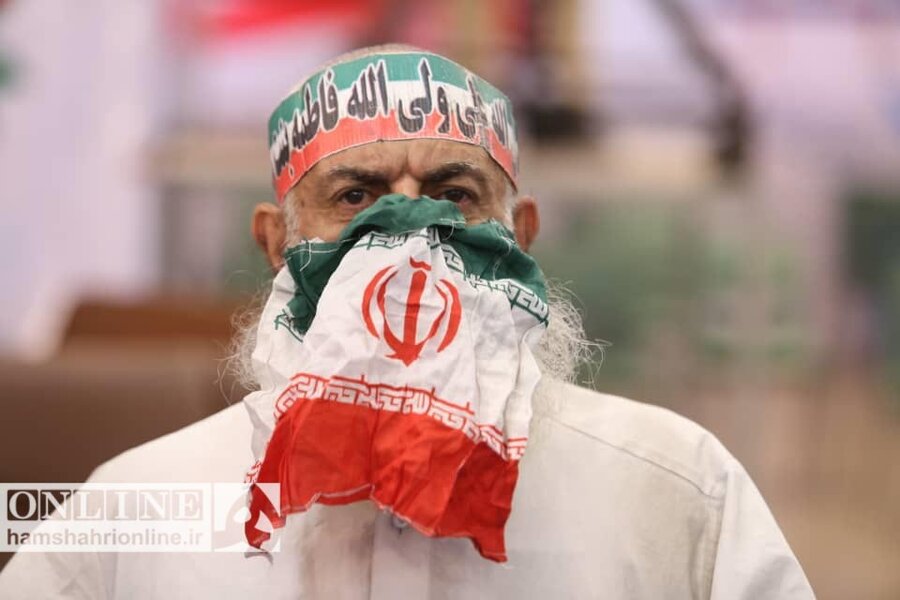 پیرمرد کفن پوش