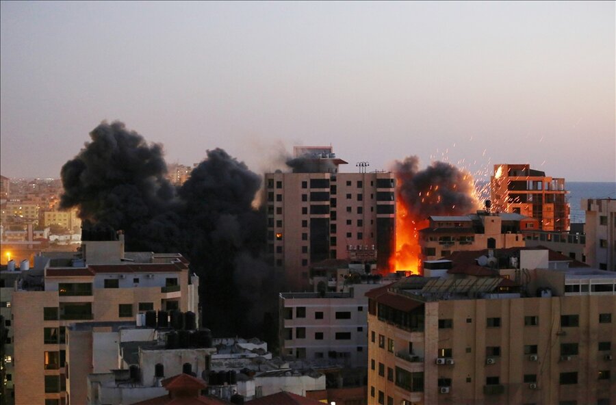 تصاویر | حملات صهیونیست ها به ساختمان 13 طبقه در غزه