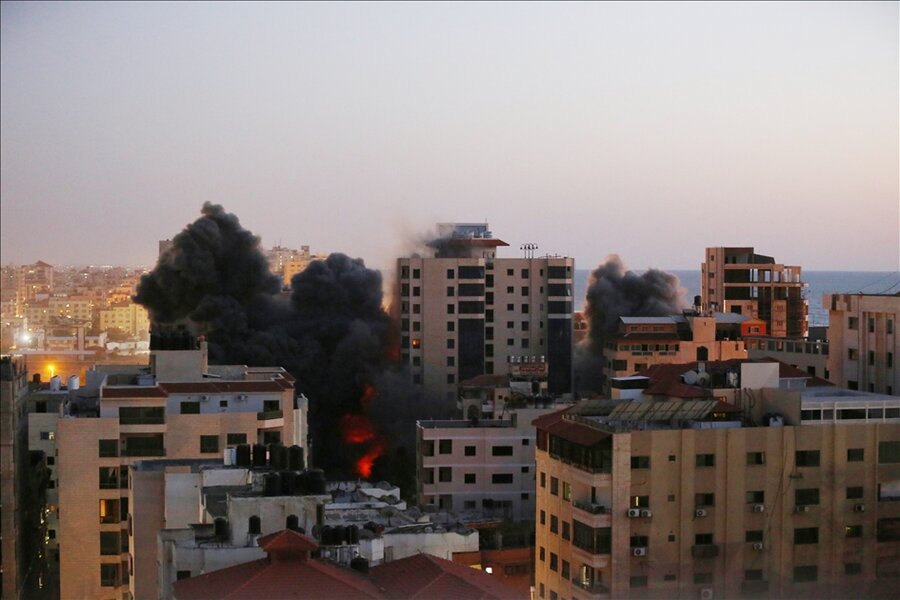 تصاویر | حملات صهیونیست ها به ساختمان 13 طبقه در غزه