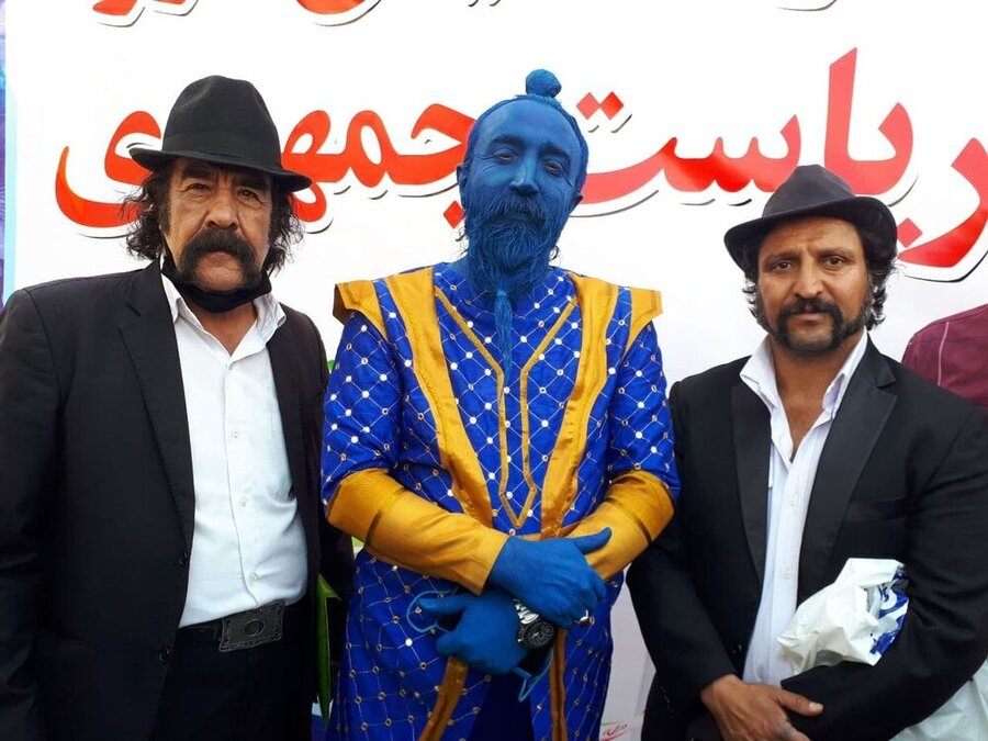 حاشیه‌های روز آخر ثبت‌نام‌ ریاست جمهوری | غول چراغ جادو می‌خواهد رئیس جمهور شود | یک کاندیدا با گوش پاک کن آمد