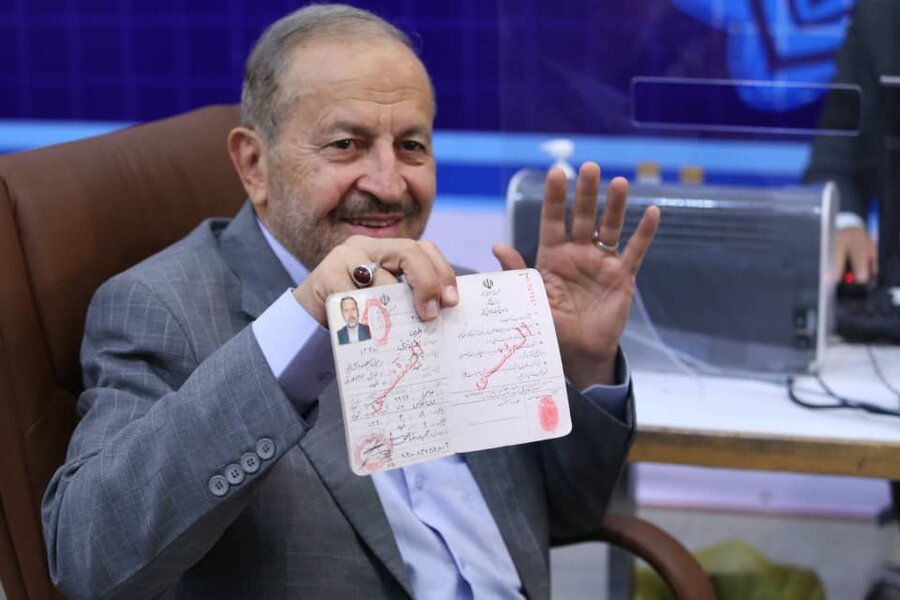 این نامزدهای انتخابات شناسنامه هایشان را عوض نکرده اند