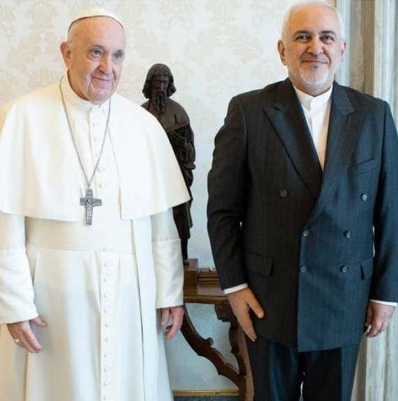 فیلم و عکس | دیدار وزیر خارجه با رهبر کاتولیک های جهان | پاپ به ظریف چه هدیه داد؟!