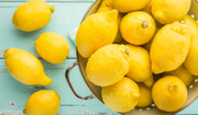 بهترین روش‌ طبیعی برای درمان بوی دهان | جالب ترین خواص روغن لیمو ترش که نمی‌دانستید