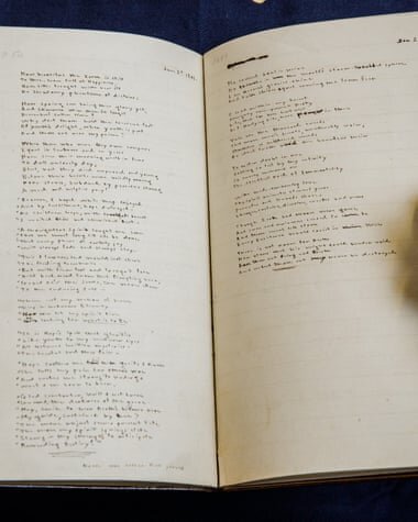 تصاویر | دستنوشته‌ای نادر از نویسنده بلندی‌های بادگیر | حراج اشعار امیلی برونته به قیمت یک میلیون پوند در ساتبیز