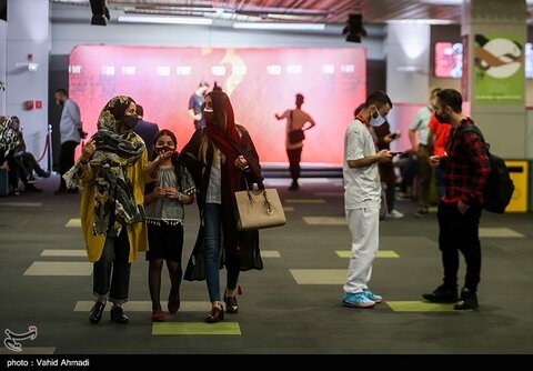 تصاویر| حال و هوای اولین روز جشنواره جهانی فجر