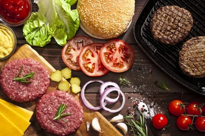 طرز تهیه همبرگر ؛ راز جمع نشدن گوشت برگر | ویژه روز جهانی این ساندویچ خوشمزه