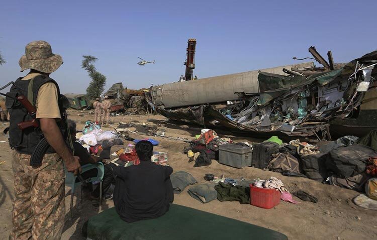 برخورد دو قطار مسافري در پاكستان