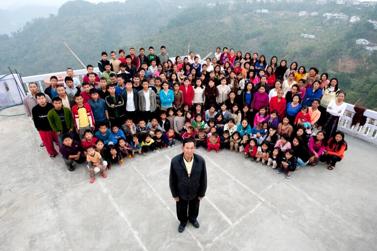 تصاویر | پدرِ بزرگ‌ترین خانواده جهان با ۳۸ همسر و ۸۹ فرزند درگذشت