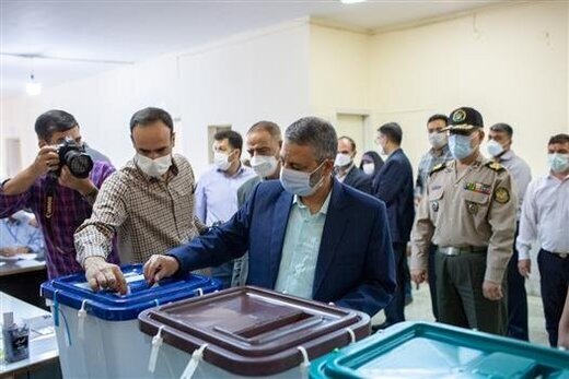 تصاویر  | معاون روحانی رای داد | محسن هاشمی با دست شکسته پای صندوق | احمد خاتمی پای صندوق آمد | حضور فرمانده کل ارتش برای رای دادن