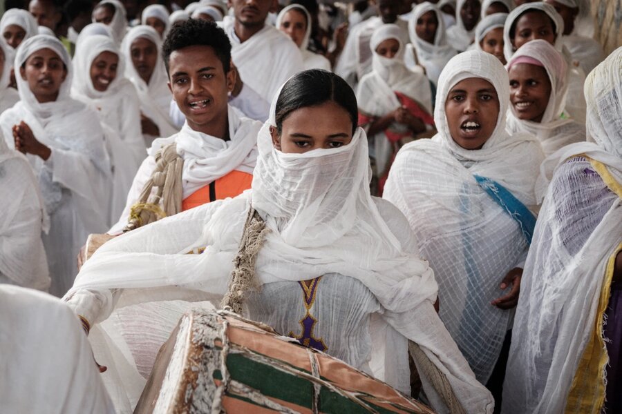 مردم اتیوپی در این مراسم به خواندن سرودهای نیایشی پرداختند.