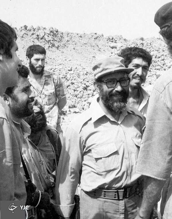 نخستین فرمانده جنگ‌های نامنظم ایران کیست؟ | از دانشگاه برکلی آمریکا و جمع معروف‌ترین دانشمندان جهان تا تشکیل اولین گروه‌های پاسداران انقلاب