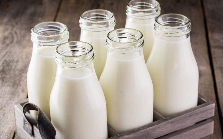 مهم‌ترین منبع تامین کلسیم ؛ با مصرف روزانه شیر و لبنیات چه اتفاقی در بدنمان می‌افتد؟