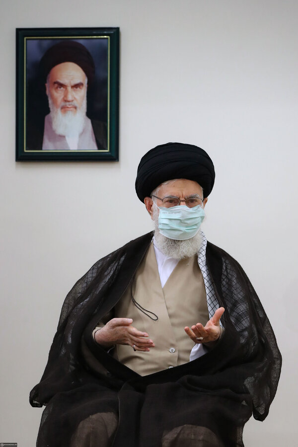 تصاویر | رهبر انقلاب نوبت دوم واکسن ایرانی کرونا را دریافت کردند