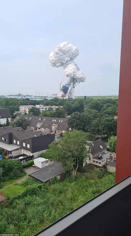تصاویر | اعلام وضعیت هشدار قرمز پس از انفجار در پارک شیمیایی آلمان | ابر سمی بر فراز شهر