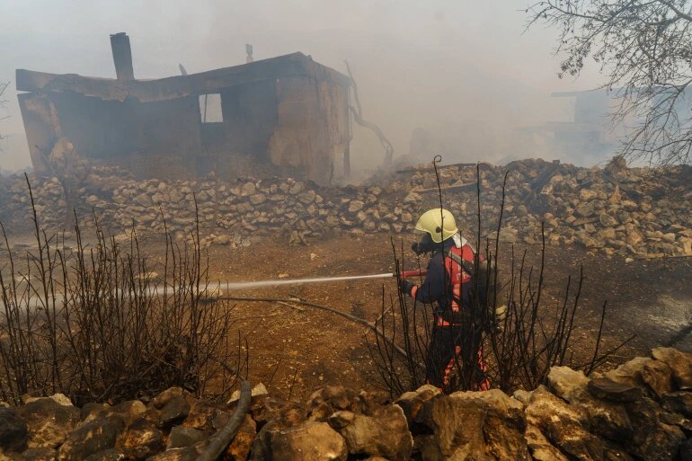 تصاویری از آتش‌سوزی ترکیه | تعداد کشته شدگان به ۸ نفر رسید