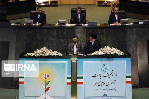 مراسم تحلیف محمود احمدی نژاد سال 84