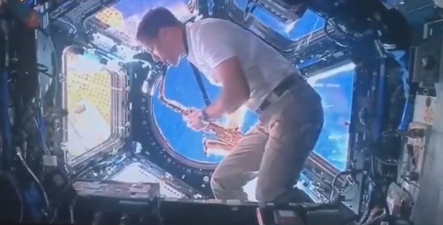 هنرنمایی فضانورد فرانسوی در ایستگاه فضایی