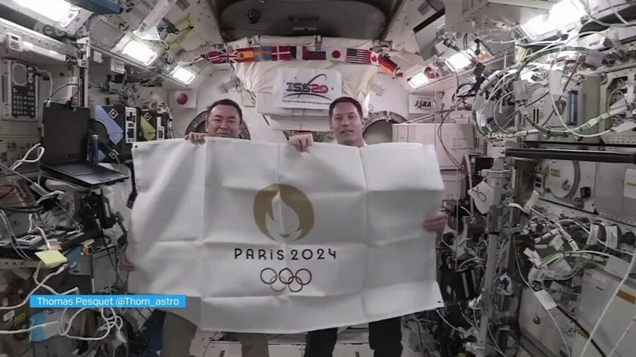 مراسم تحویل پرچم بازی‌های تابستانی المپیک در ایستگاه فضایی اجرا شد