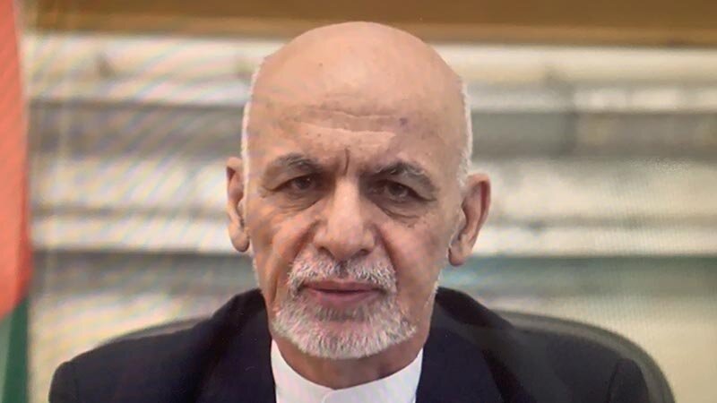 رئیس جمهوری افغانستان استعفا کرد؟ | فرار نزدیکان اشرف غنی با چمدان‌های دلار