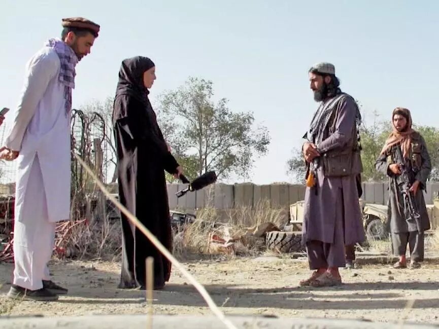 تجربه یک خبرنگار زن از طالبان | مردم افغانستان خسته شده بودند