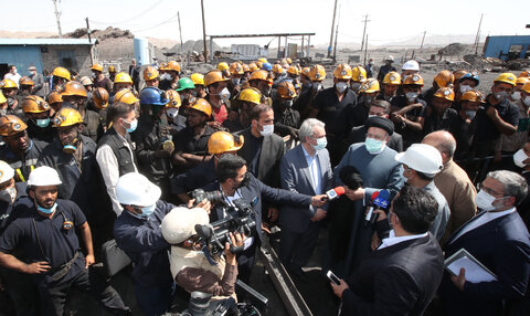 حضور رئیس جمهور در جمع کارگران معدن زغال سنگ طبس
