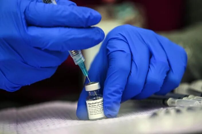 واکسن مدرنا در جلوگیری از بستری شدن به علت کرونا بهتر از واکسن فایزر عمل می‌کند