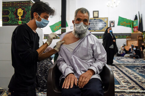 اجرای طرح واکسیناسیون مناطق حاشيه شهر تهران