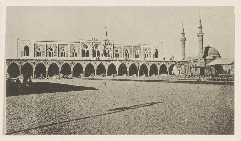 حياط ضلع غربي مسجد در 1916