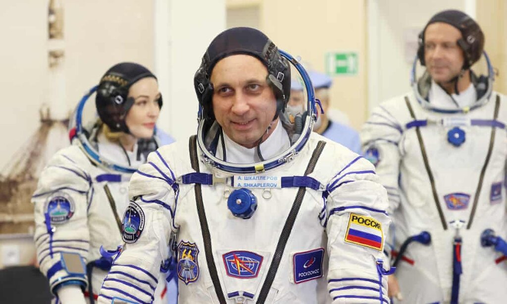 هنرپیشه و کارگردان روسی وارد ایستگاه فضایی می‌شوند