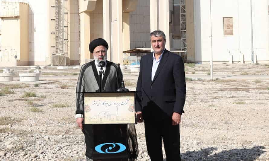 رئيسي و اسلامي در نيروگاه اتمي بوشهر