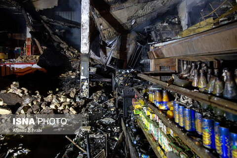 ورود تریلی به دو واحد تجاری در قم