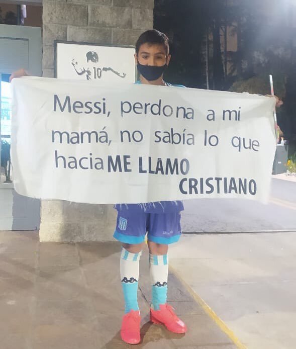 عکس | عذرخواهی عجیب یک نوجوان آرژانتینی از مسی | اشتباه مادرم را ببخش!