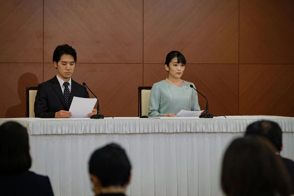 شاهزاده ماکو و همسرش کومورو طی کنفرانس خبری