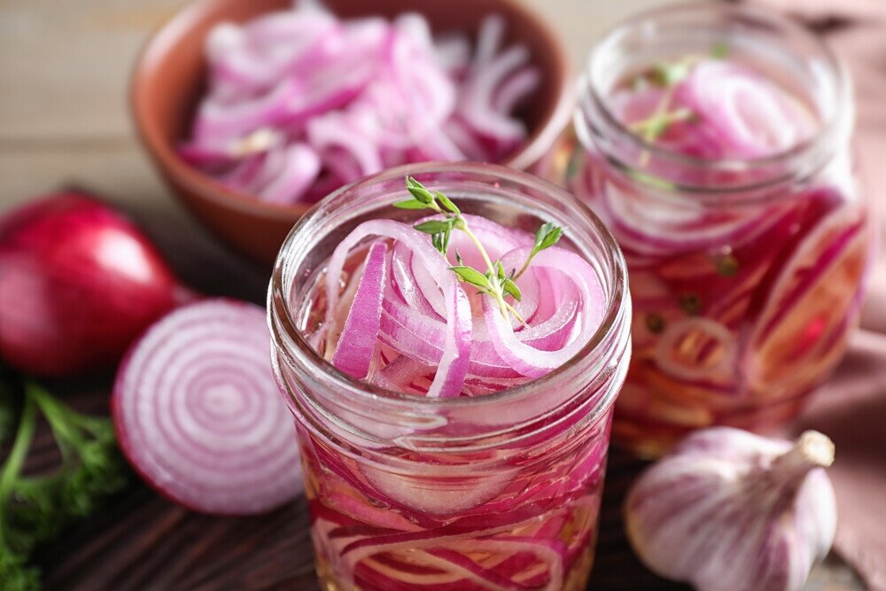Pickled red onion - ترشی پیاز قرمز
