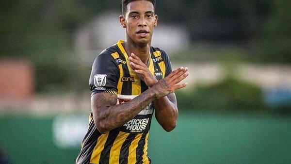 عکس | مهاجم برزیلی؛ گزینه جدید پرسپولیس برای خط حمله