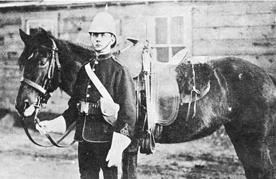 تصويري از پليس سواره كانادا كه در 1880 ميلادي گرفته شده است.