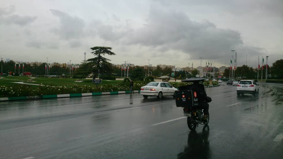آمادگی شهرداری تهران برای بارش‌های پاییزی| لایروبی و پاکسازی کانال‌ها و مسیل‌های اصلی شهر مانع از آبگرفتگی معابر و خیابان های پایتخت شد