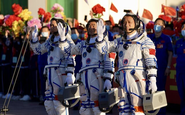 فضانوردان چيني