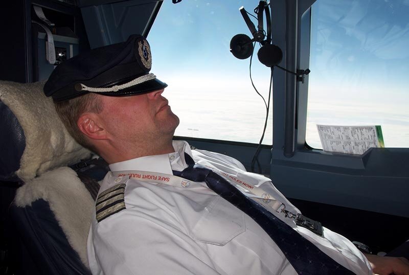 خلبان در خواب