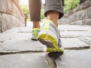 ۱۰ فایده شگفت‌انگیز پیاده‌روی روزانه | با ۱۰ هزار قدم سلامتی‌تان را تضمین کنید