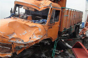 عکس | برخورد رخ به رخ کامیون‌ها در محور جندق به دامغان ۲ کشته داد
