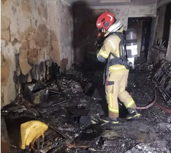 تصاویر | آتش‌سوزی ساختمان ۵ طبقه در میرداماد | نجات ۱۲ نفر از میان شعله‌های آتش