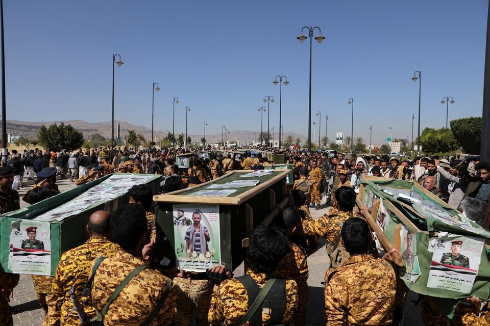 جنگ در مأرب یمن بالا می‌گیرد | حوثی‌ها شهدایشان را دفن می‌کنند