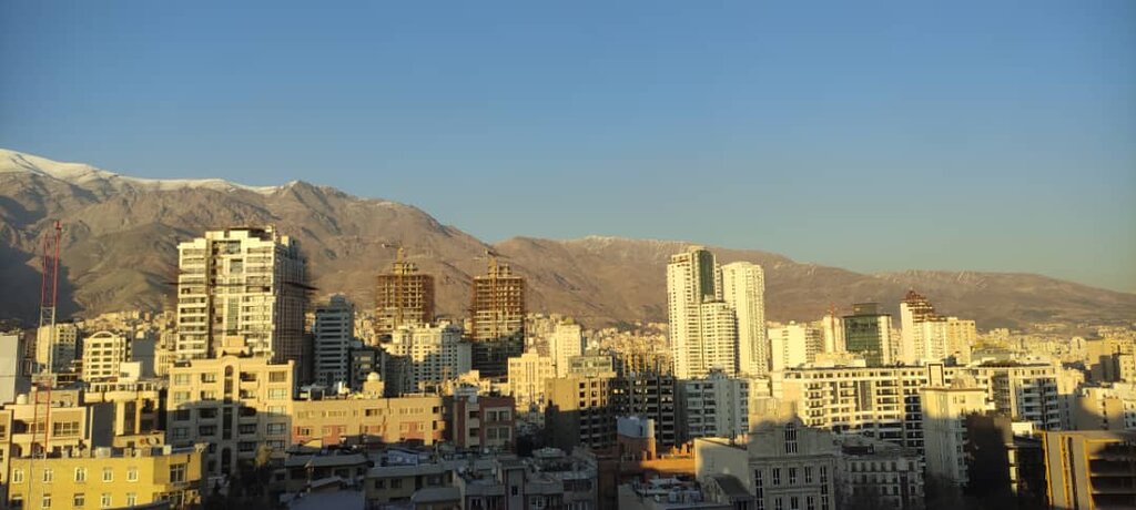 آسمان آبي تهران