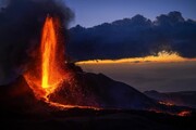 فیلمبرداری یک پهپاد از لحظه ترسناک فوران یک آتشفشان | این تصاویر خارق‌العاده را ببینید
