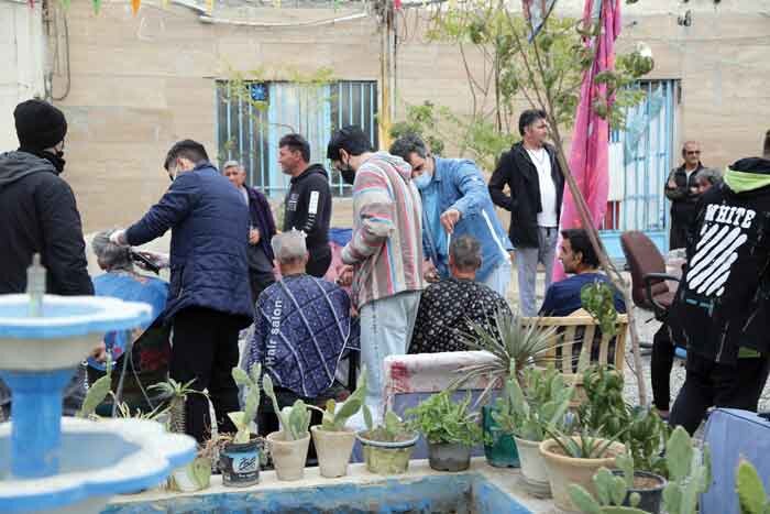 «احسان» آرایشگر بهبودیافتگان از اعتیاد است | همه رو آلمانی بزن، بخندیم!